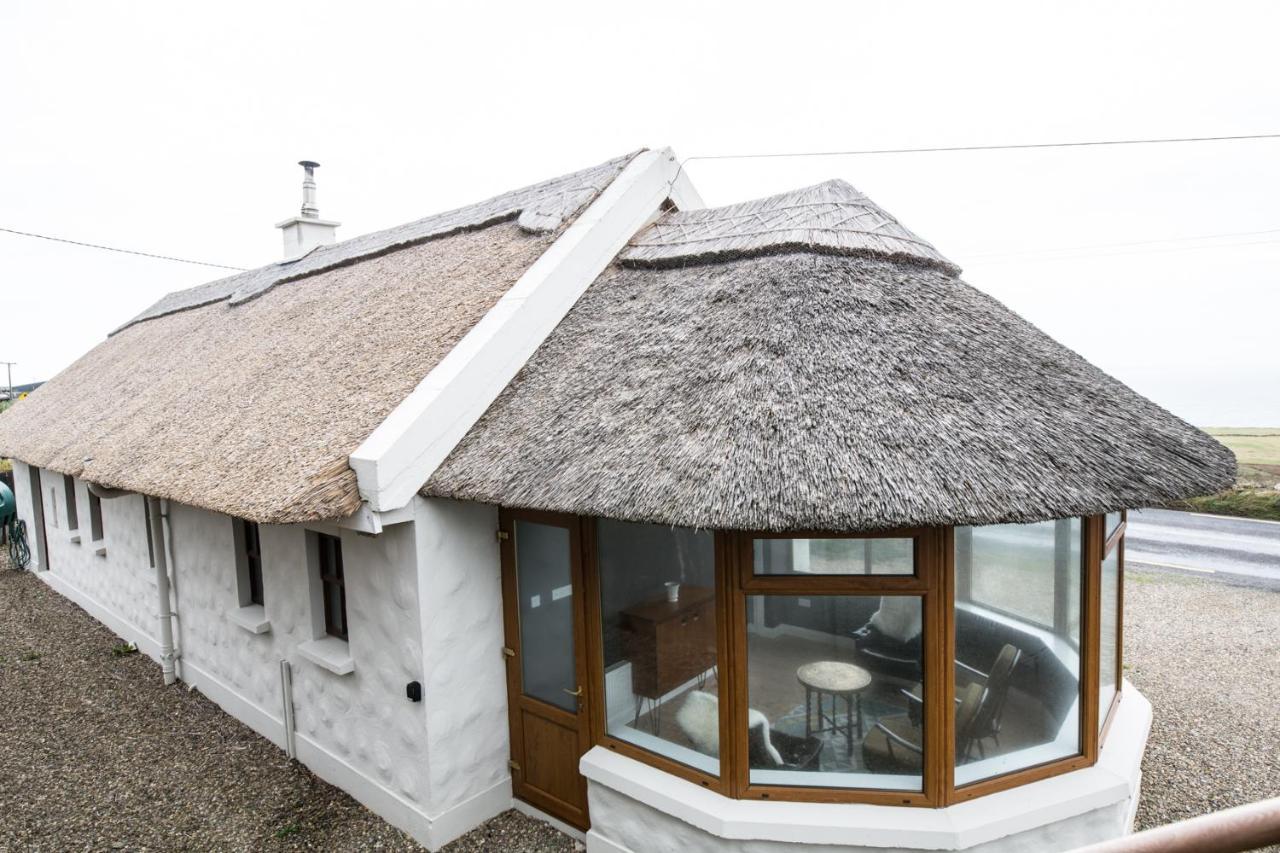 Storytellers Cottage Ballycotteen Exteriör bild